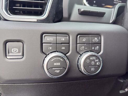New 2026 GMC Sierra 2500 Denali Ultimate AWD/4WD image 18