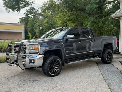 Used 2015 GMC Sierra 2500 SLT w/ Snow Plow Prep Package AWD/4WD image 7