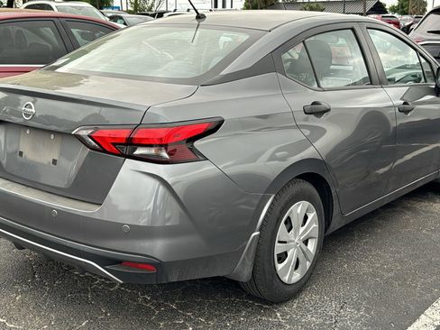 Used 2020 Nissan Versa S image 3