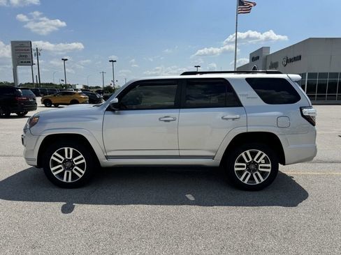 Used 2022 Toyota 4Runner TRD Sport AWD/4WD image 2
