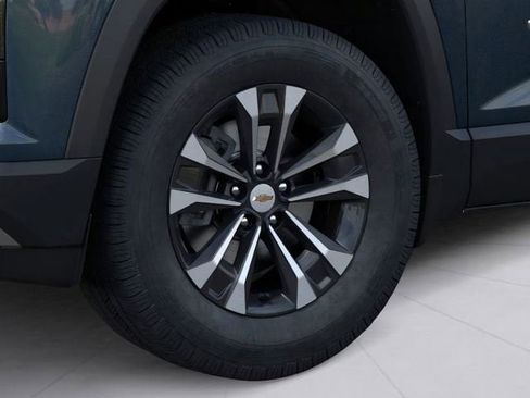 New 2026 Chevrolet Equinox LT w/ Convenience Package II AWD/4WD image 7