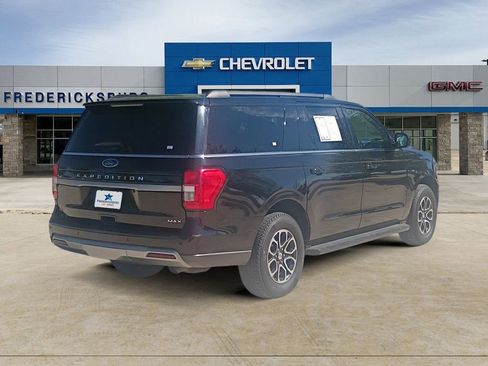 Used 2024 Ford Expedition Max XLT image 5
