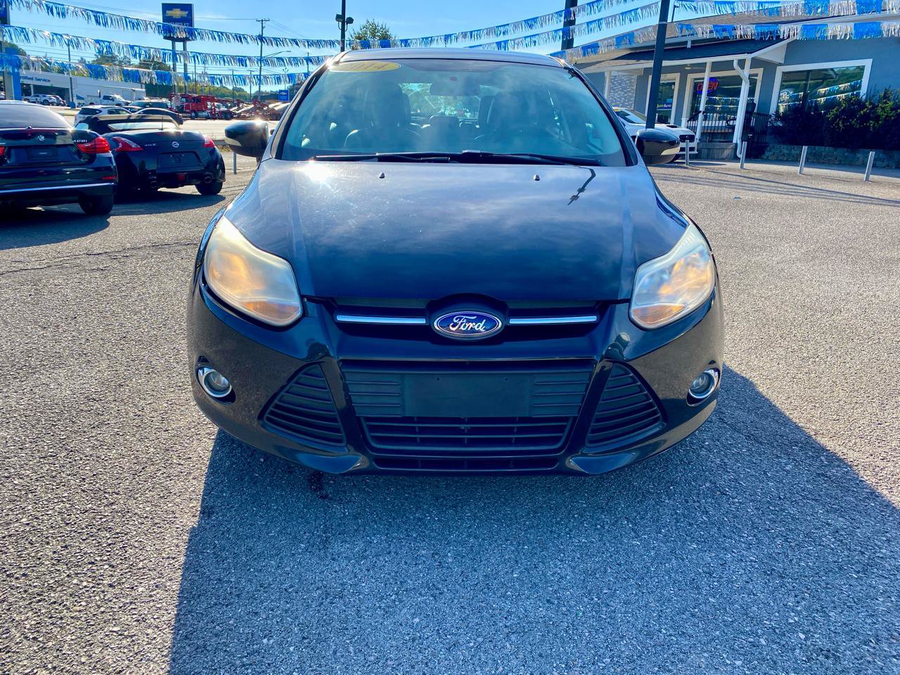 Used 2014 Ford Focus SE w/ Equipment Group 201A FWD image 2