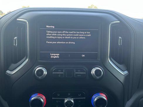 Used 2022 GMC Sierra 3500 AT4 w/ AT4 Preferred Package AWD/4WD image 17