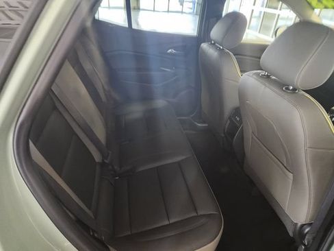 Certified 2025 Chevrolet Trax ACTIV FWD image 14
