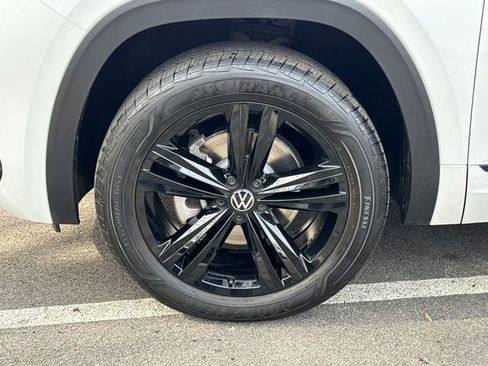 Certified 2023 Volkswagen Atlas Cross Sport SEL R-Line image 10