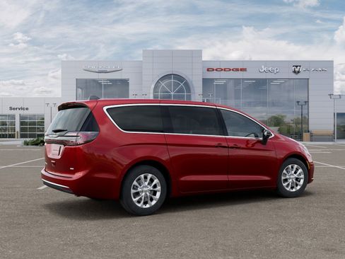 New 2026 Chrysler Pacifica Select image 2