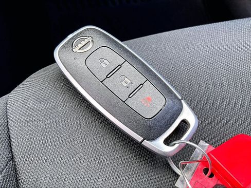 Used 2023 Nissan Kicks S FWD image 15