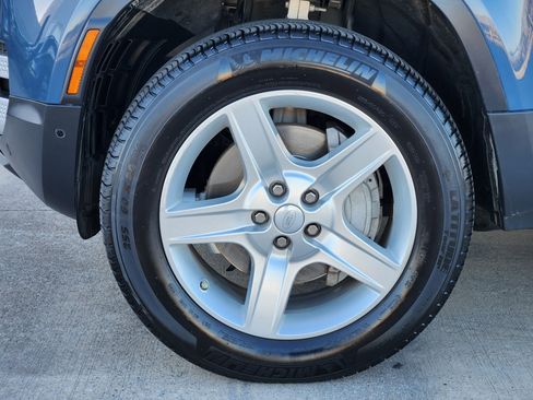 Used 2021 Land Rover Defender 110 SE image 9