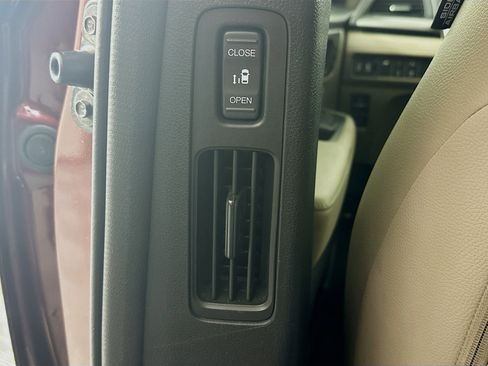 Used 2018 Honda Odyssey Touring image 27