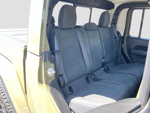 Used 2025 Jeep Gladiator Sport image 25