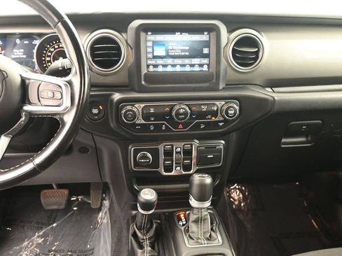 Used 2020 Jeep Wrangler Unlimited Sahara AWD/4WD image 14