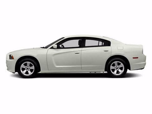 Used 2013 Dodge Charger SE RWD image 6
