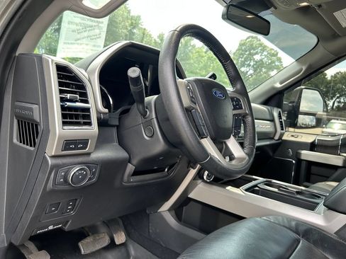 Used 2020 Ford F250 Lariat w/ Lariat Ultimate Package AWD/4WD image 10