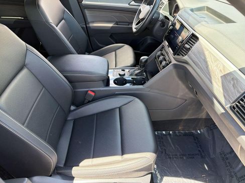 Used 2023 Volkswagen Atlas Cross Sport SE w/ Black Wheel Package AWD/4WD image 29