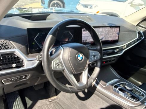 Used 2023 BMW X7 xDrive40i w/ Premium Package AWD/4WD image 10