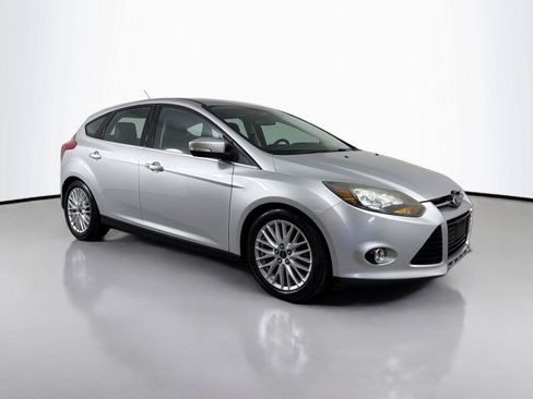 Used 2014 Ford Focus Titanium FWD image 3
