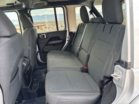 Used 2024 Jeep Wrangler Unlimited Sahara image 30