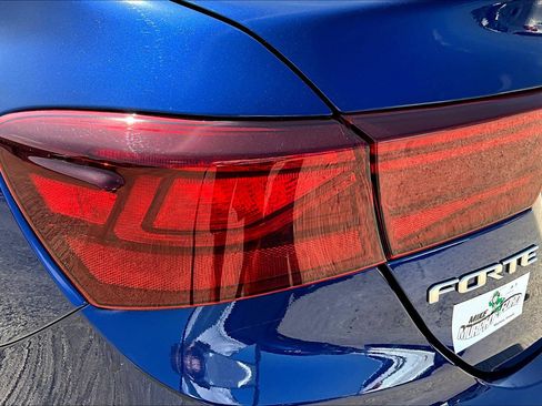 Used 2023 Kia Forte LXS image 27