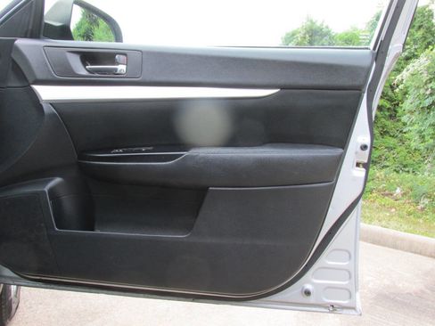 Used 2014 Subaru Outback 2.5i Premium w/ Moonroof Package image 21