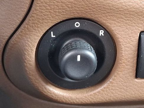 Used 2013 Jeep Wrangler Unlimited Sahara w/ Connectivity Group AWD/4WD image 23