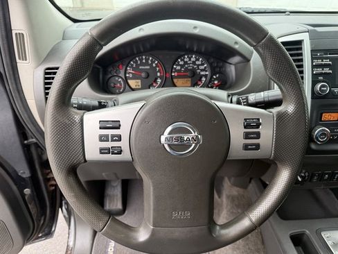 Used 2014 Nissan Frontier SV w/ SV Value Truck Package AWD/4WD image 15