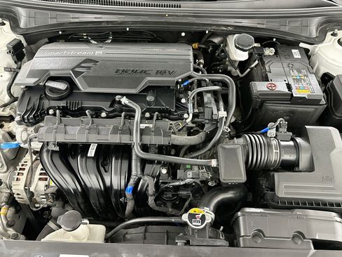 Used 2025 Hyundai Elantra Sport FWD image 31