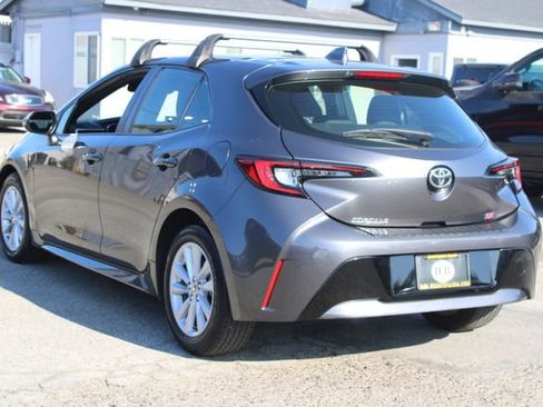 Used 2023 Toyota Corolla SE w/ SE Premium Package FWD image 3