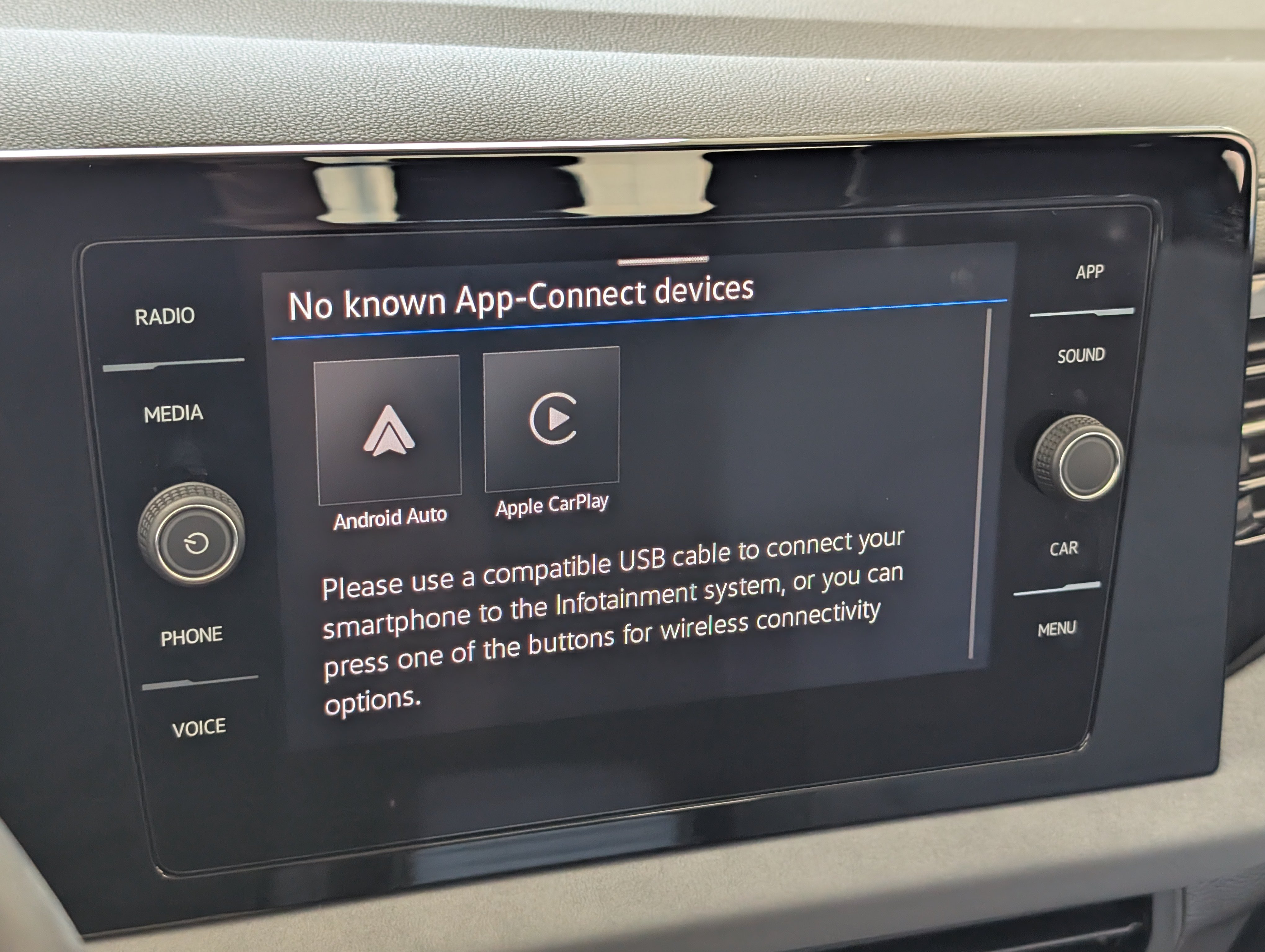 Used 2025 Volkswagen Jetta SE w/ Sunroof Package FWD image 27