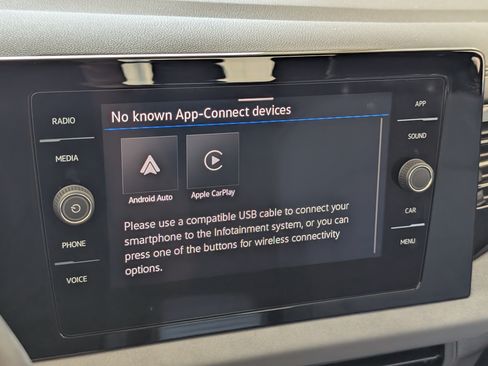 Used 2025 Volkswagen Jetta SE w/ Sunroof Package FWD image 27