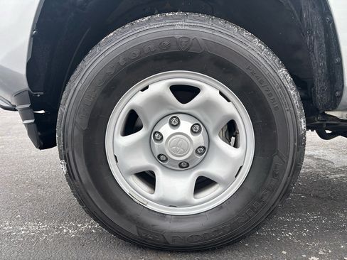 Used 2023 Toyota Tacoma SR image 31