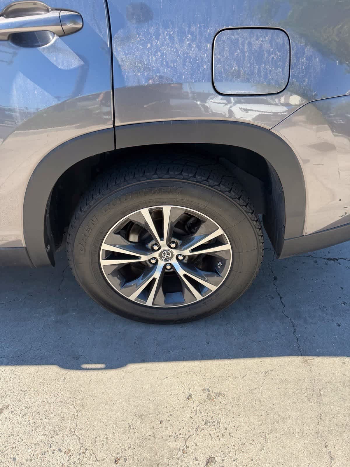 Used 2019 Toyota Highlander LE FWD image 9