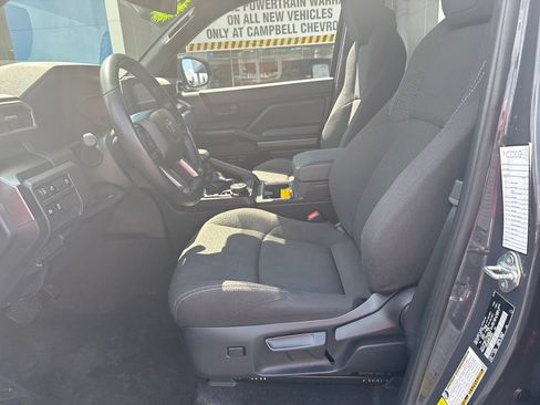 Used 2025 Toyota 4Runner SR5 AWD/4WD image 10