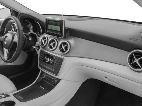 Used 2017 Mercedes-Benz GLA 250 4MATIC image 22