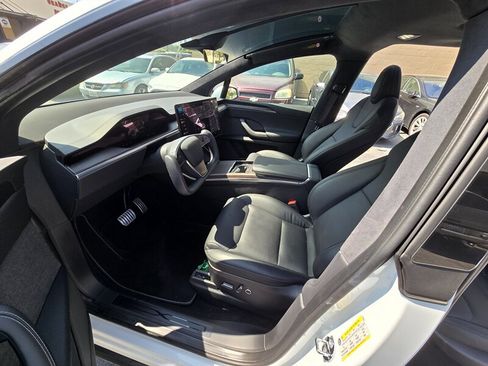Used 2022 Tesla Model X image 11