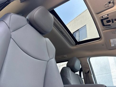 Certified 2024 Toyota Sienna XLE FWD image 17