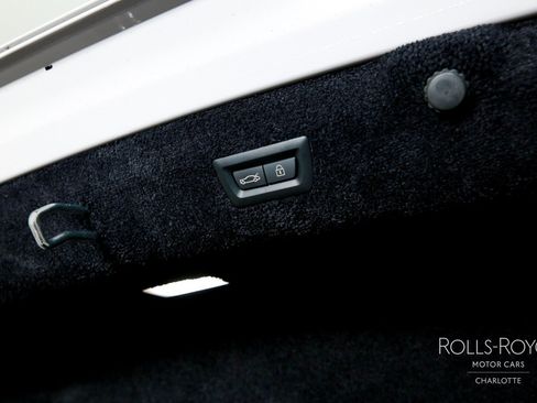 Used 2024 Rolls-Royce Phantom Sedan w/ The Phantom Package RWD image 27