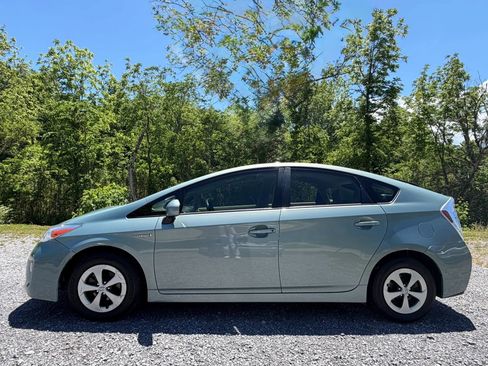 Used 2013 Toyota Prius Two FWD image 8