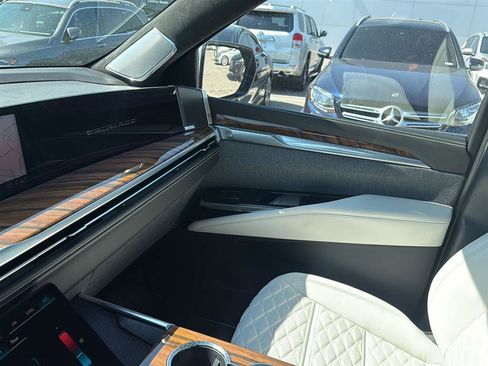 Used 2026 Cadillac Escalade Platinum Sport image 24