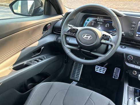 New 2025 Hyundai Elantra Sport FWD image 25