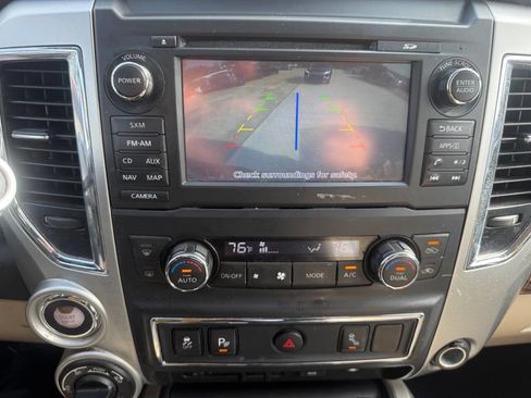 Used 2016 Nissan Titan SL image 24
