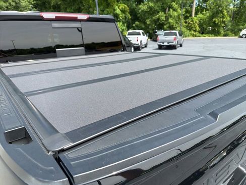 Used 2024 Chevrolet Silverado 1500 LT Trail Boss w/ LT Trail Boss Premium Package AWD/4WD image 19