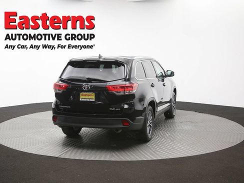 Used 2019 Toyota Highlander XLE AWD/4WD image 43