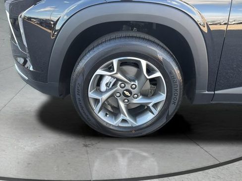 Used 2026 Chevrolet Trax LT w/ LT Convenience Package FWD image 28
