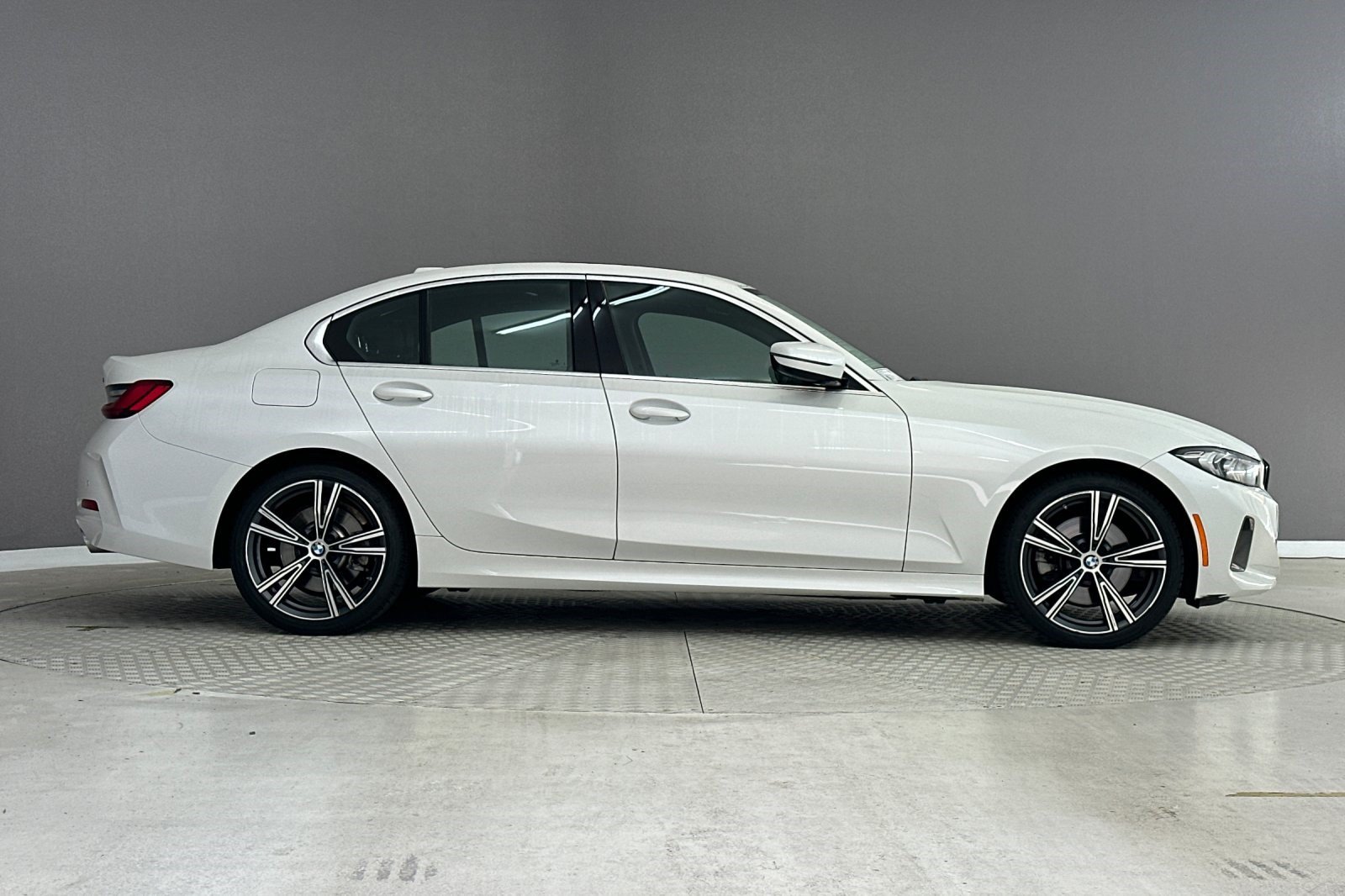 Certified 2024 BMW 330i Sedan w/ Premium Package RWD image 7