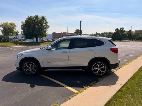 Used 2017 BMW X1 xDrive28i AWD/4WD image 5