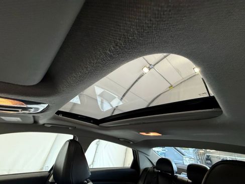 Used 2025 Hyundai Elantra Limited image 38