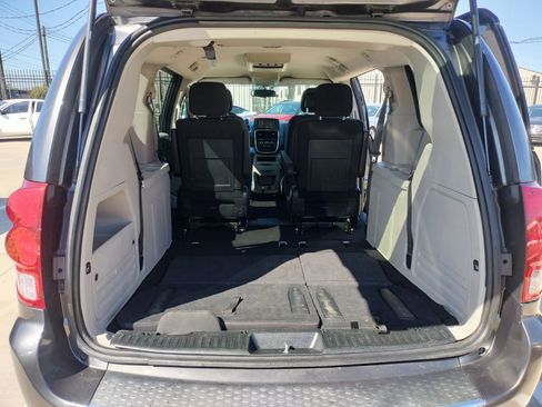 Used 2017 Dodge Grand Caravan SE w/ Power Window Group image 10