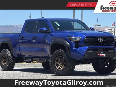 Used 2025 Toyota Tacoma 4x4 Double Cab image 1