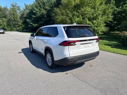Used 2024 Toyota Grand Highlander AWD image 5